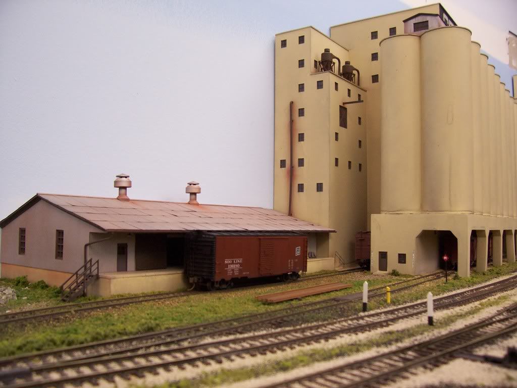 HO Walthers ADM Grain Elevator Model Railroader Magazine Model